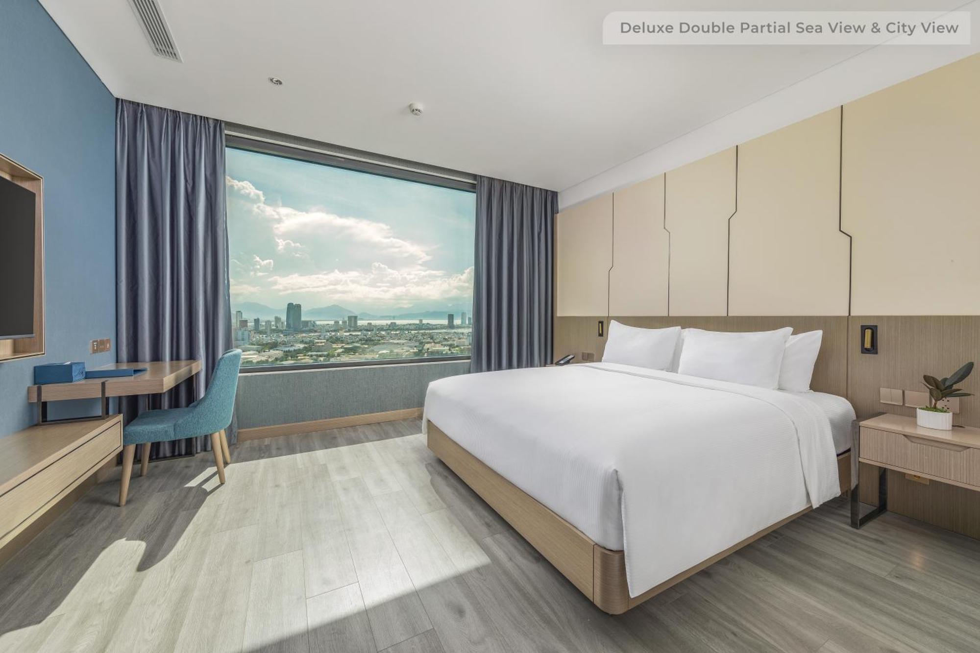 Awaken Da Nang Hotel Exterior photo