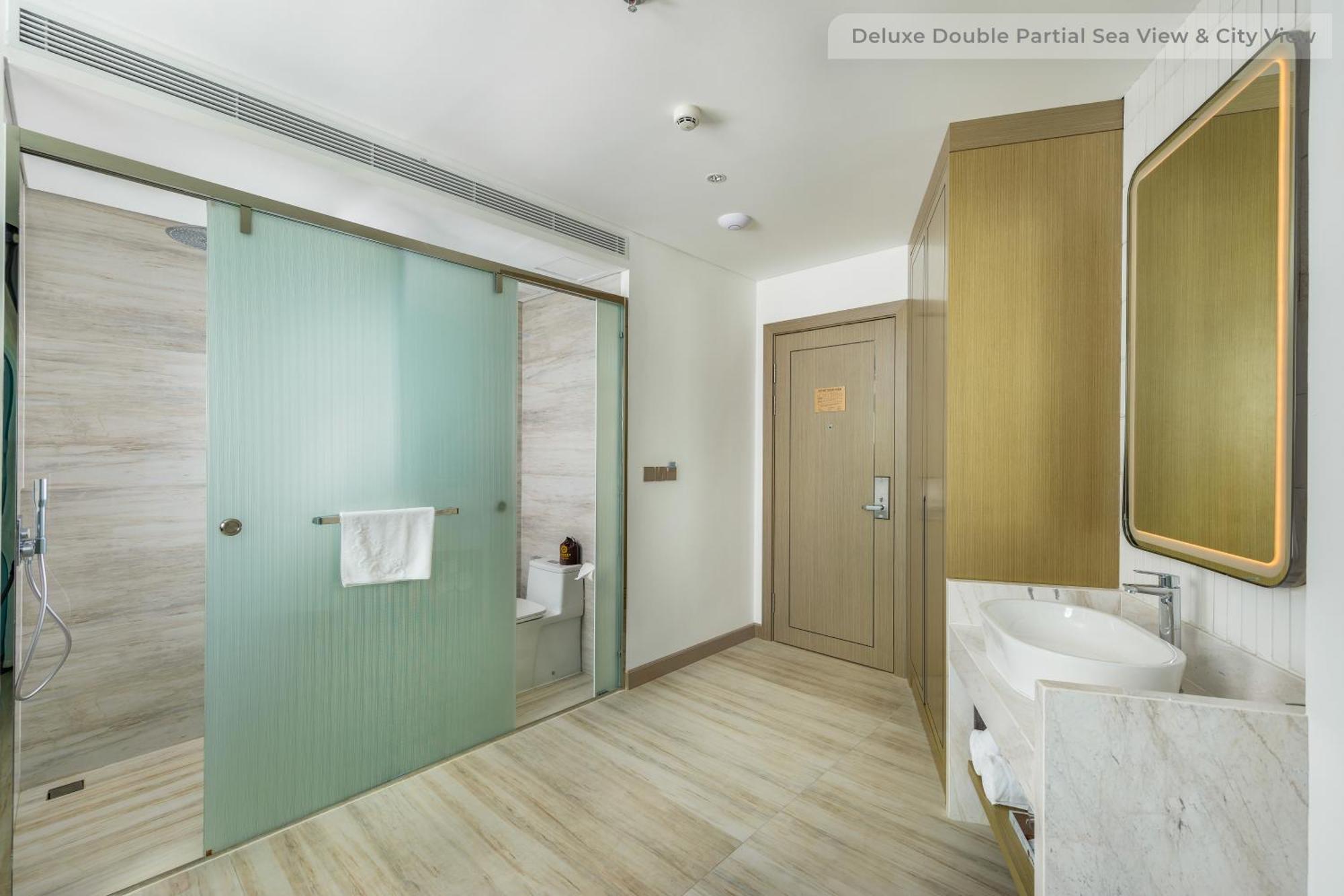 Awaken Da Nang Hotel Exterior photo