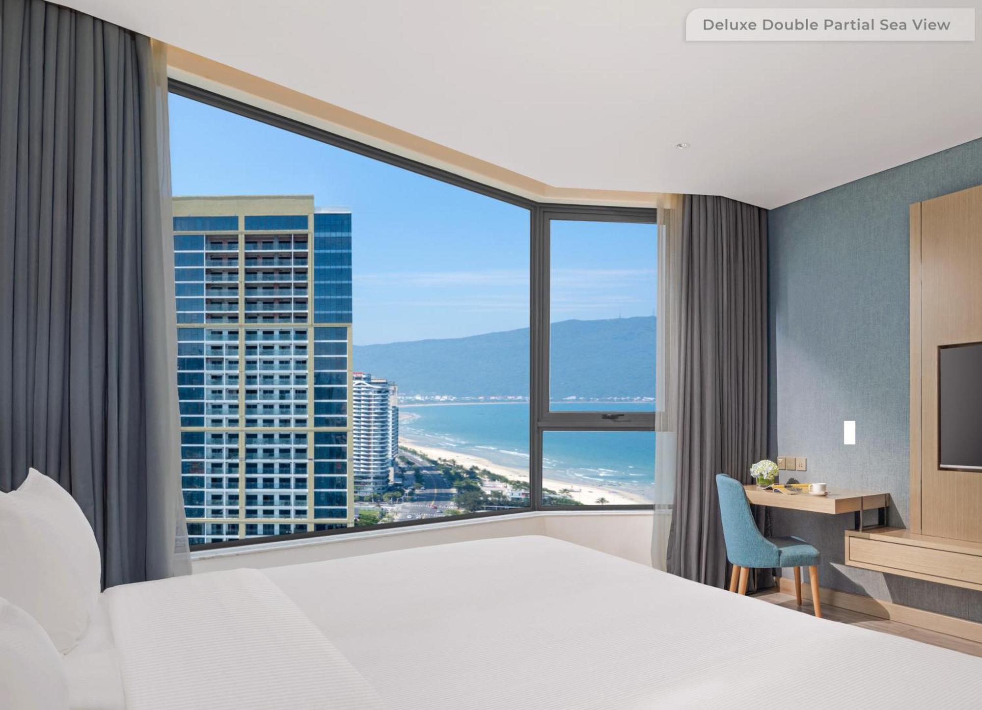 Awaken Da Nang Hotel Exterior photo